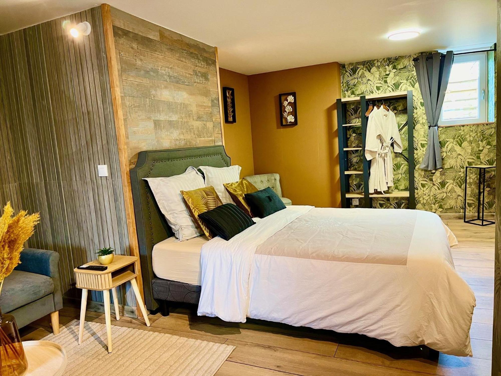 Le Manoir Des Haies Spa Les Champs-Géraux المظهر الخارجي الصورة